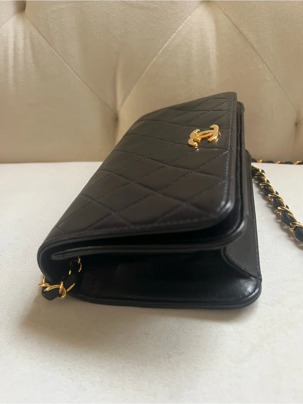 🖤🖤Chanel Vintage Black Quilted Lambskin Full Flap 24k Gold Plated hardware